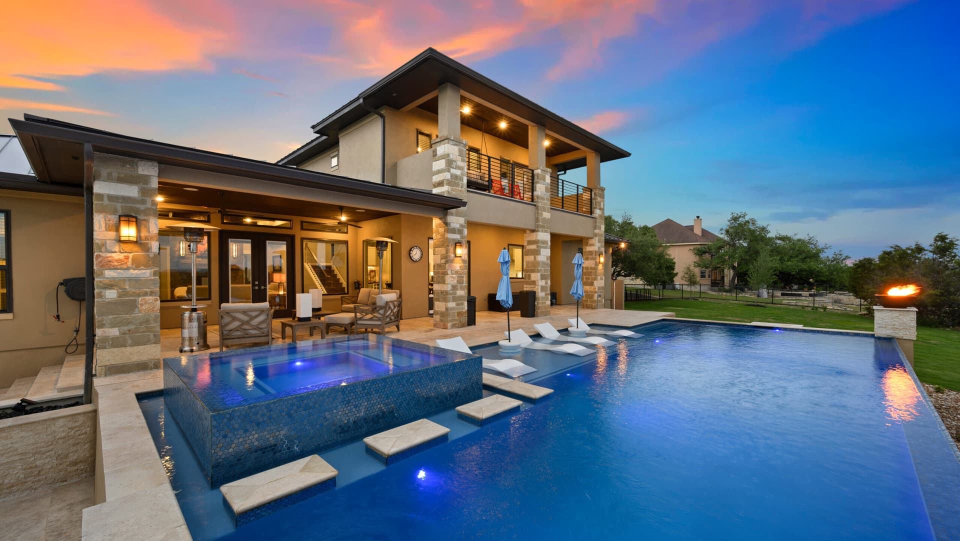 Infinity Edge Oasis — Aquatic Pools and Spas